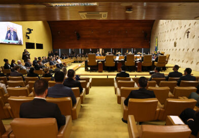 STF adia decisão sobre Alexandre de Moraes e crise institucional continua STF adia decisão sobre Alexandre de Moraes e crise institucional continua